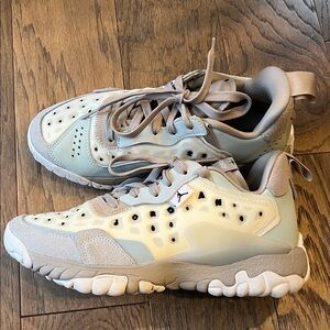 Jordan Athletic Shoes in Cream and Gray